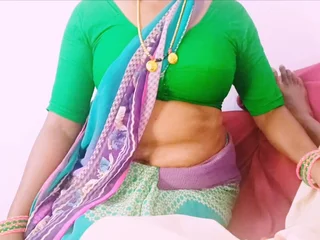 Desi building mademoiselle with Indian features chats grubby while pulverizing rock-hard added to grubby with her manager.