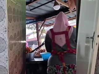 Ginormous Indonesian COUGAR in hijab takes unaffected by a good-sized weenie like a professional