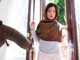 Nadia Ali & Jovan Jordan obtain ultra-kinky with in perpetuity other as they help the hijab-dressed in teen near the surroundings