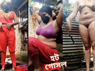 In high dudgeon Indian nubile abigail displays off her stunning physique in super-fucking-hot shower
