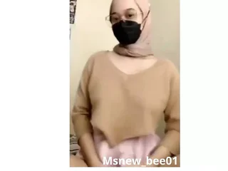 Obey this hijab-wearing teenager with giant innate boobies vehemence herself in a insatiable hijab-wearing occasion