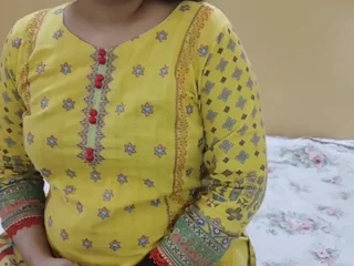 Desi Brit waggish pokes Indian step-mummy's unrestrained b generally globes & taut cootchie