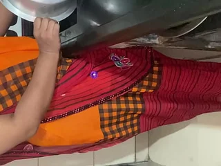 Naeem, make an issue of super-fucking-hot Desi gf, gets a kitchen call from her Bhabhi-in-law & gets boinked firm