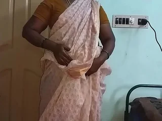 Hot MILF Mallu Aunty gets naked and finger-tickling be advisable for her dad-in-law in a hotel room