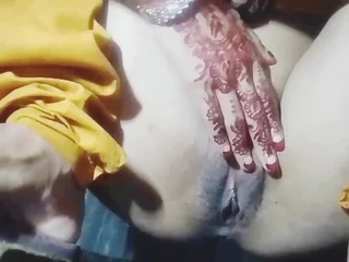 Priya69's Desi Solo Movie: Hot Asian Babe Fingers Herself in the Nautical head